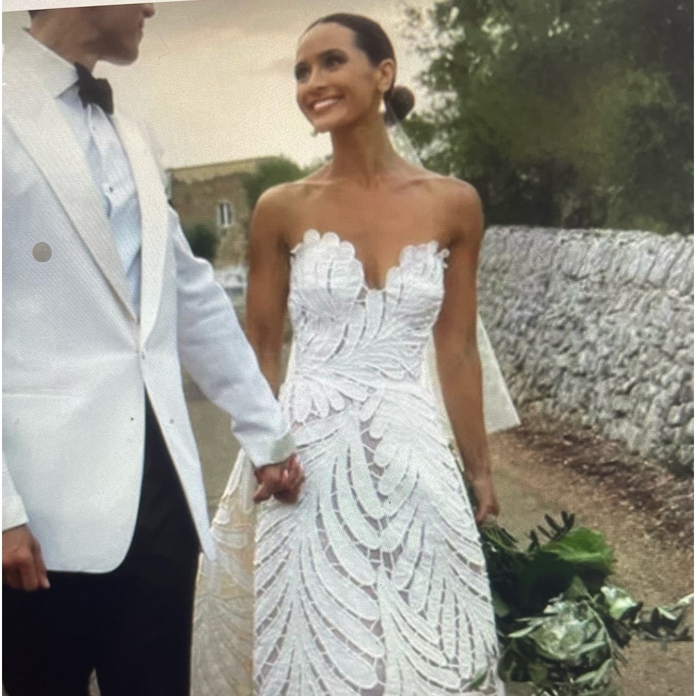 Wedding dress